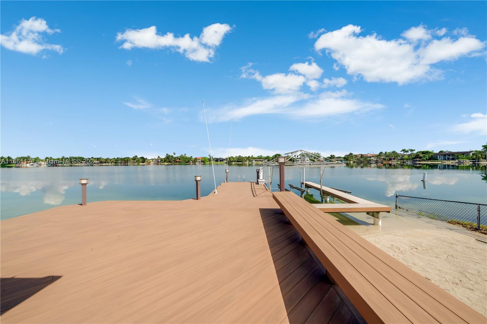 LAKESHORE SEC 3 - Residential