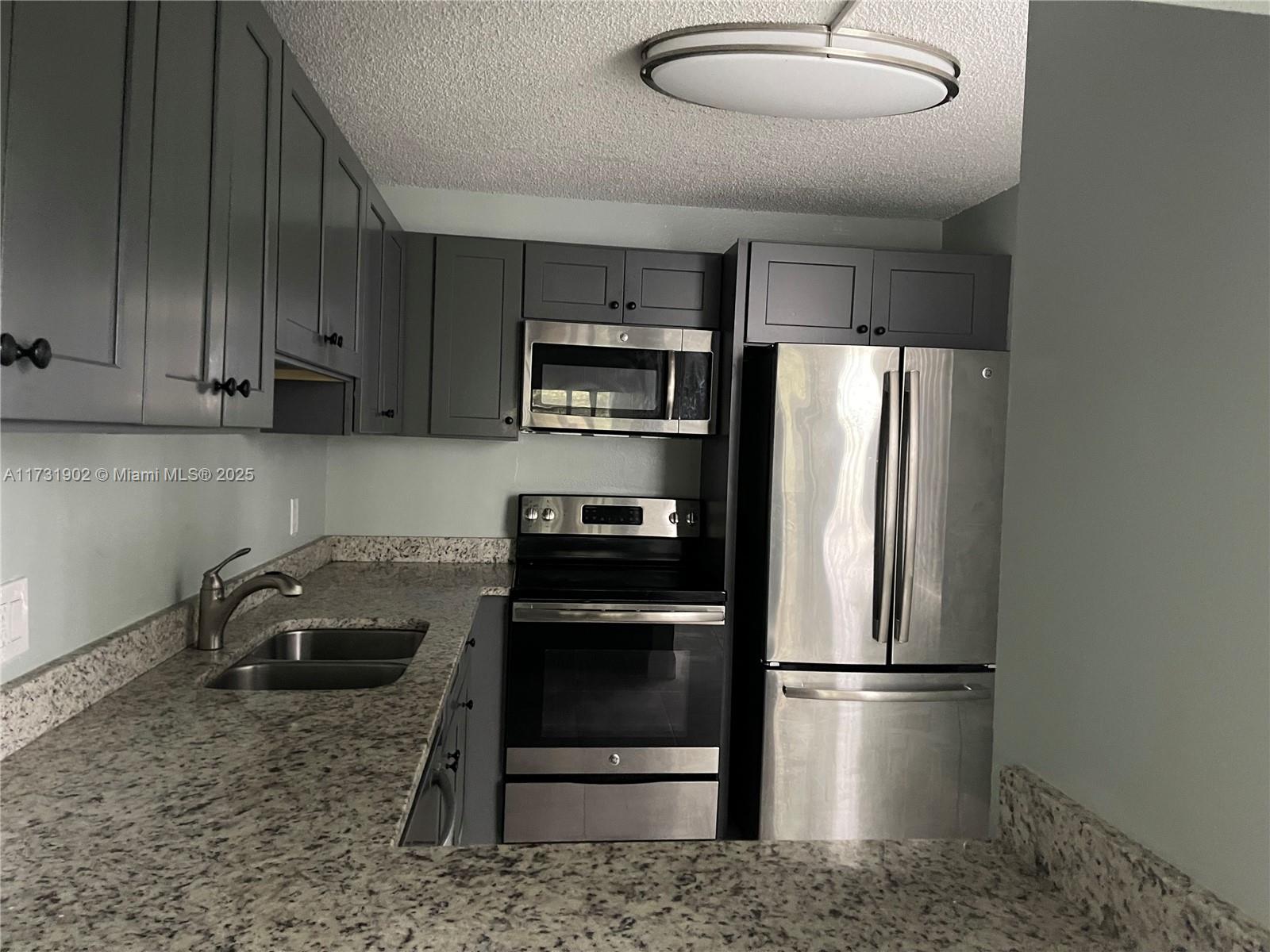 EVERGREEN FIVE OF PINE IS - Residential Lease