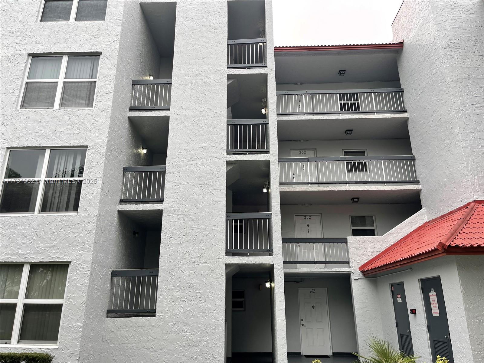EVERGREEN FIVE OF PINE IS - Residential Lease
