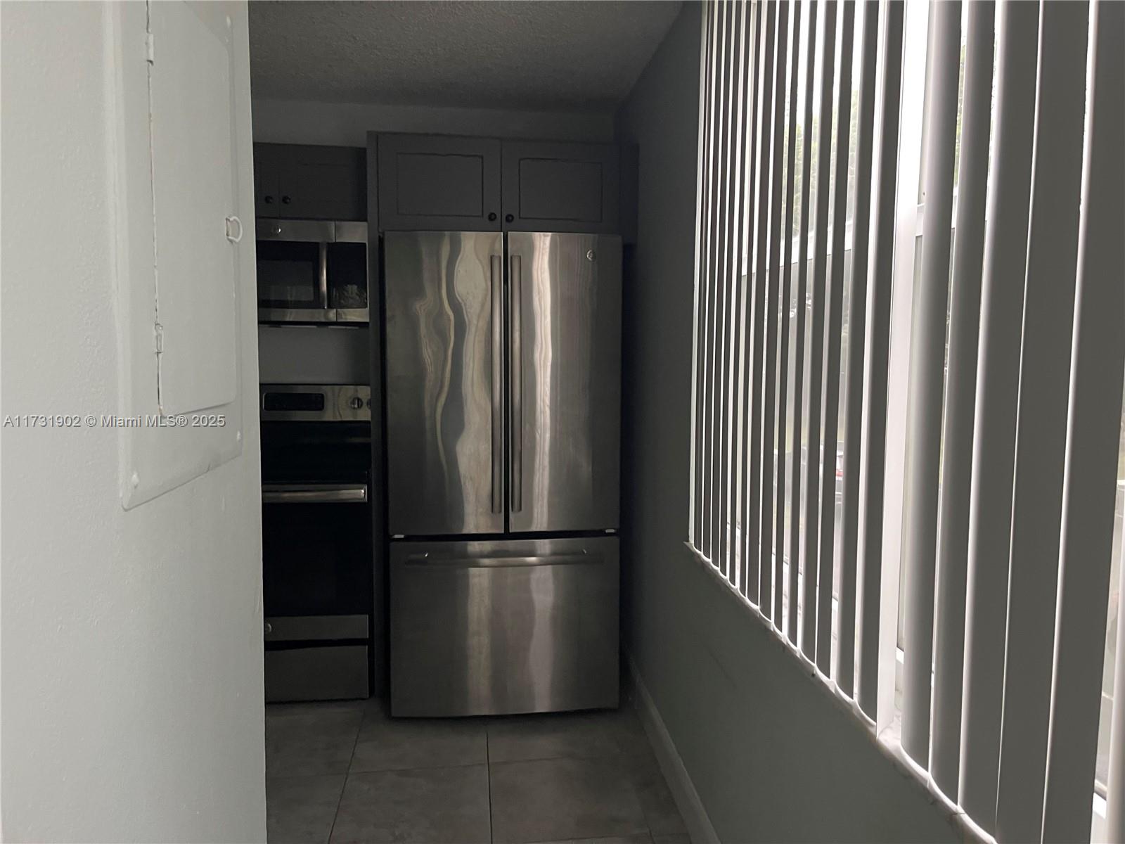 EVERGREEN FIVE OF PINE IS - Residential Lease