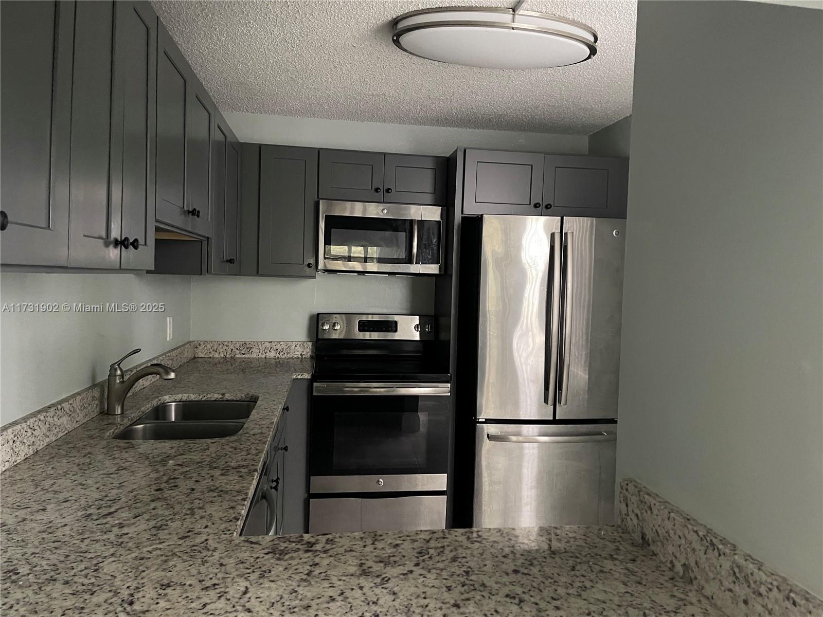 EVERGREEN FIVE OF PINE IS - Residential Lease