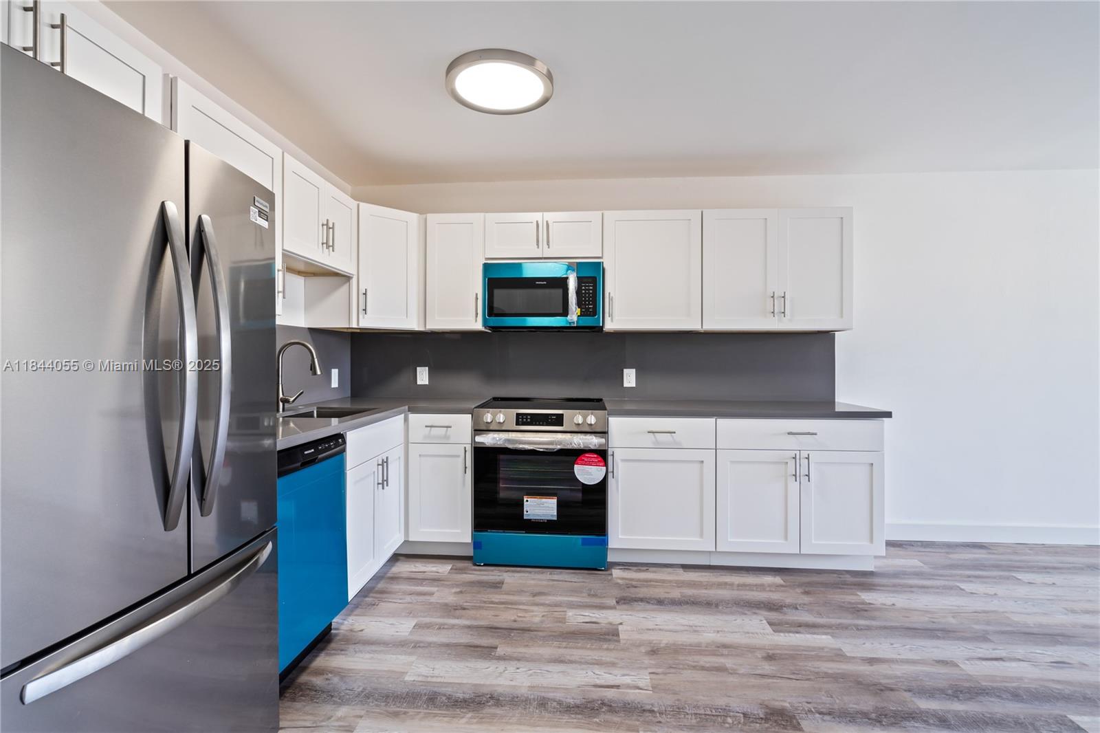 ROYAL OAKS CONDO - Residential