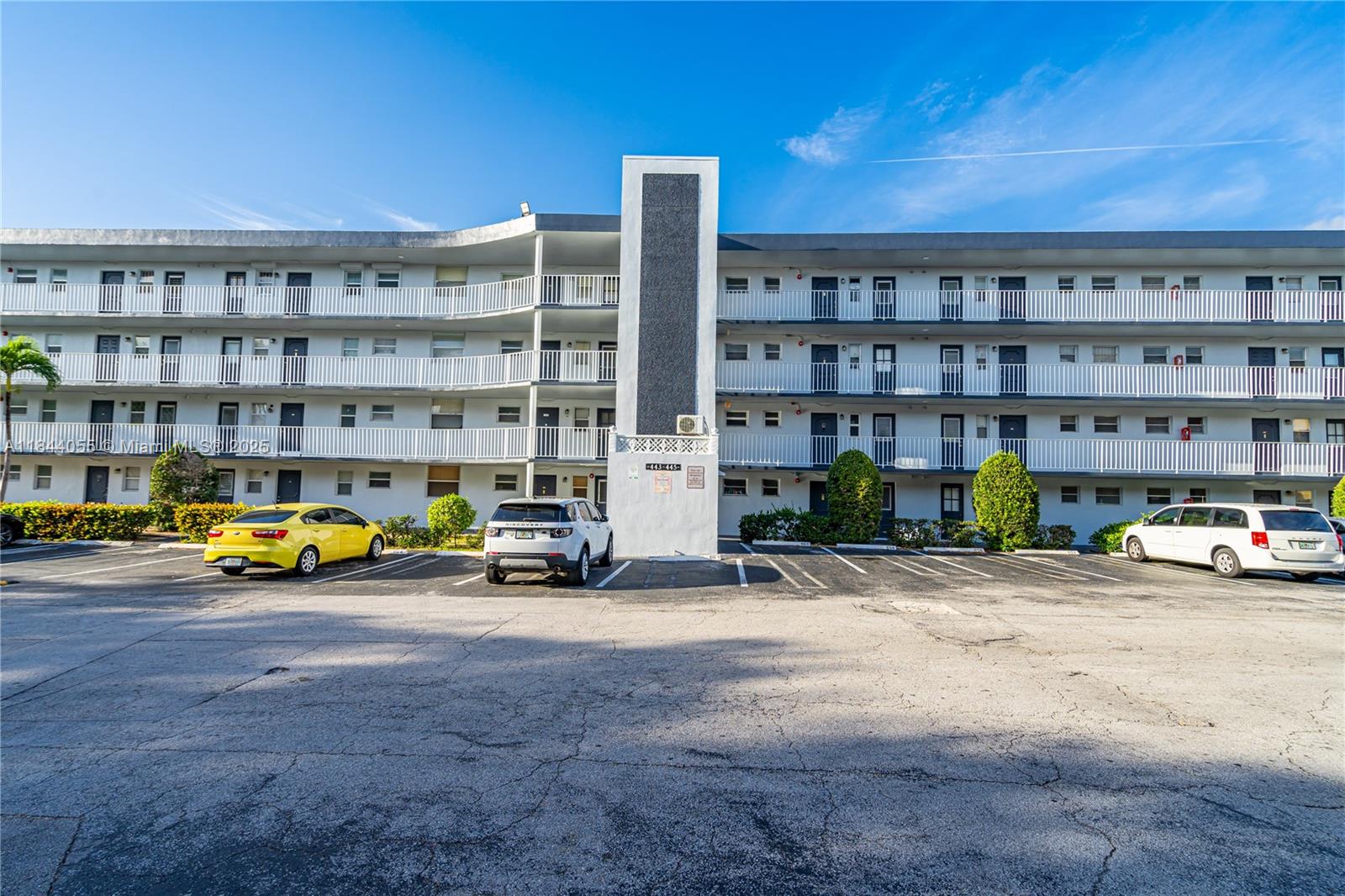 ROYAL OAKS CONDO - Residential