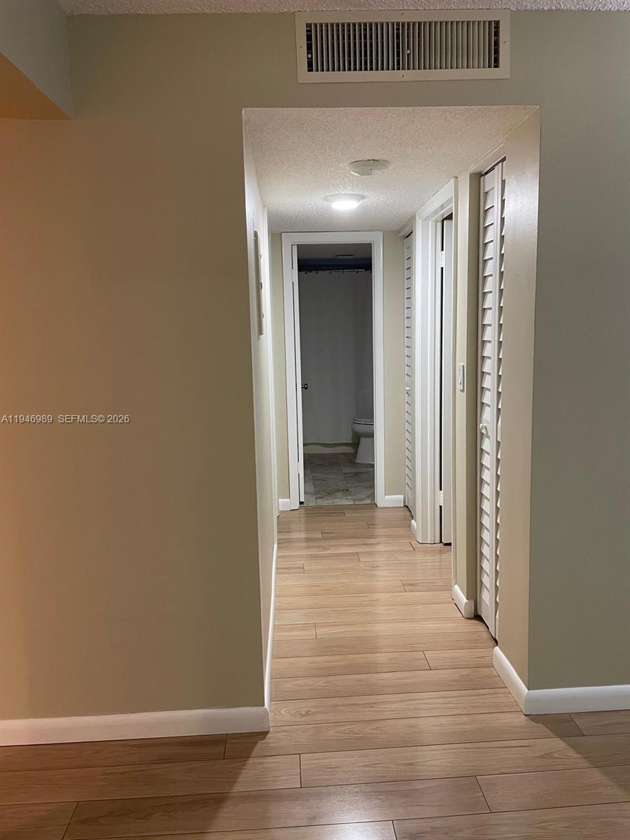 MEADOWBROOK LAKES VIEW CO - Residential