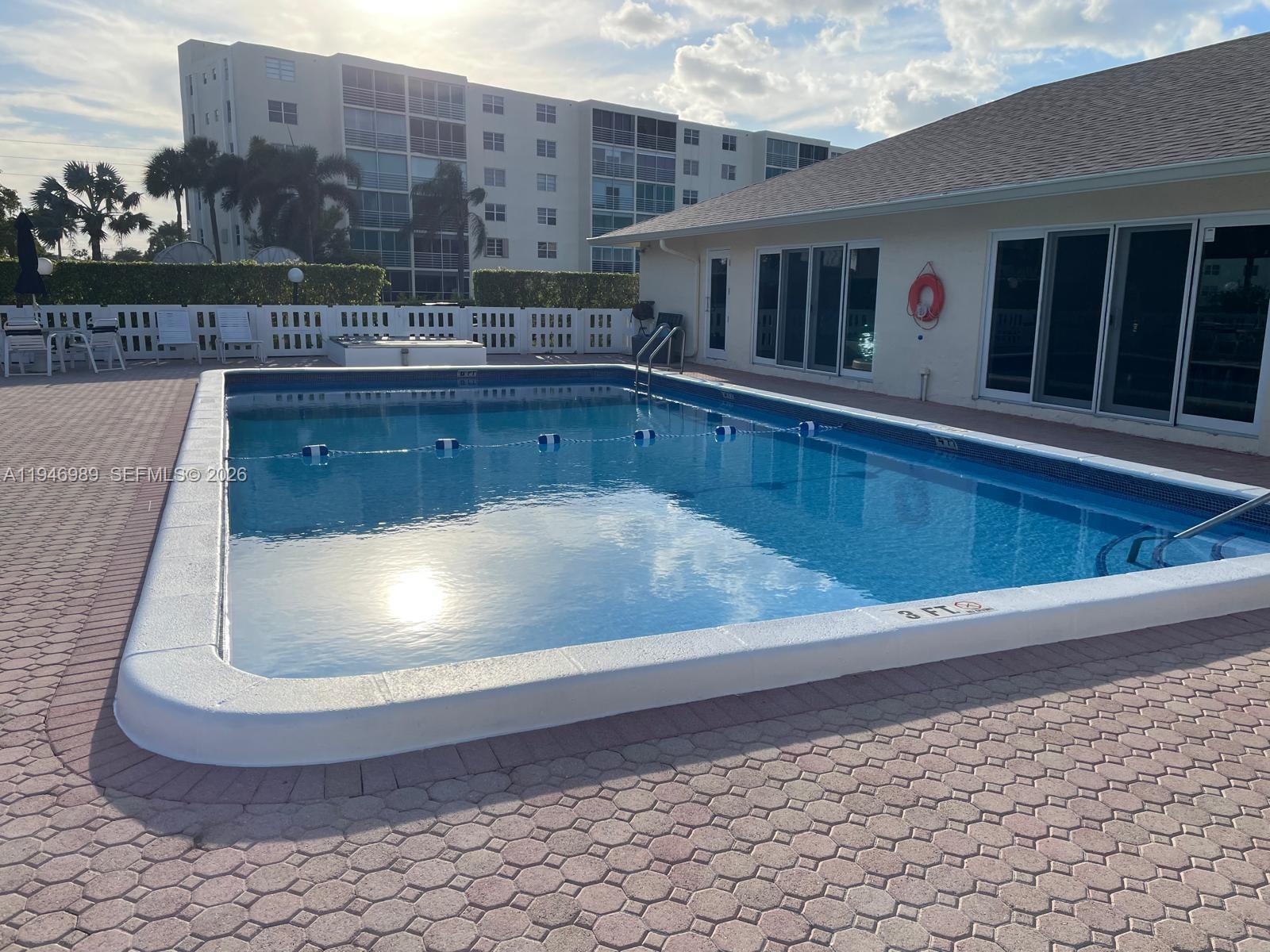 MEADOWBROOK LAKES VIEW CO - Residential