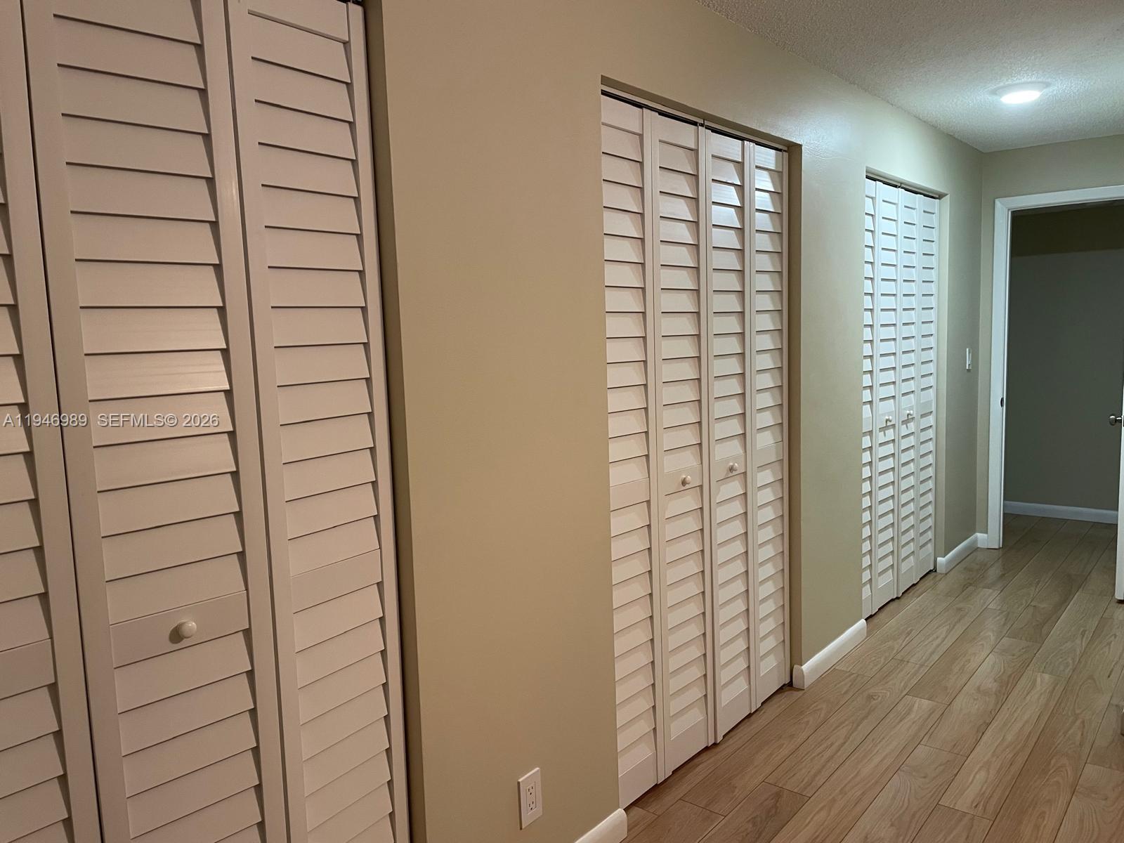 MEADOWBROOK LAKES VIEW CO - Residential
