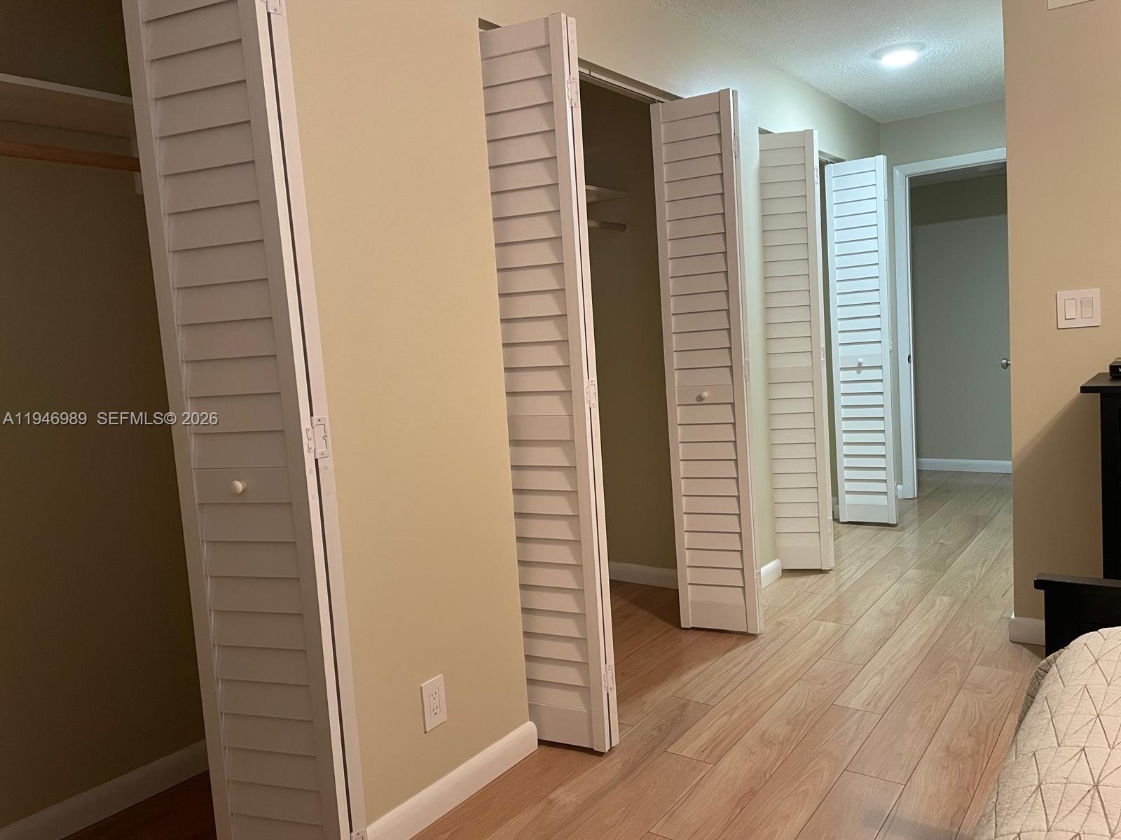 MEADOWBROOK LAKES VIEW CO - Residential
