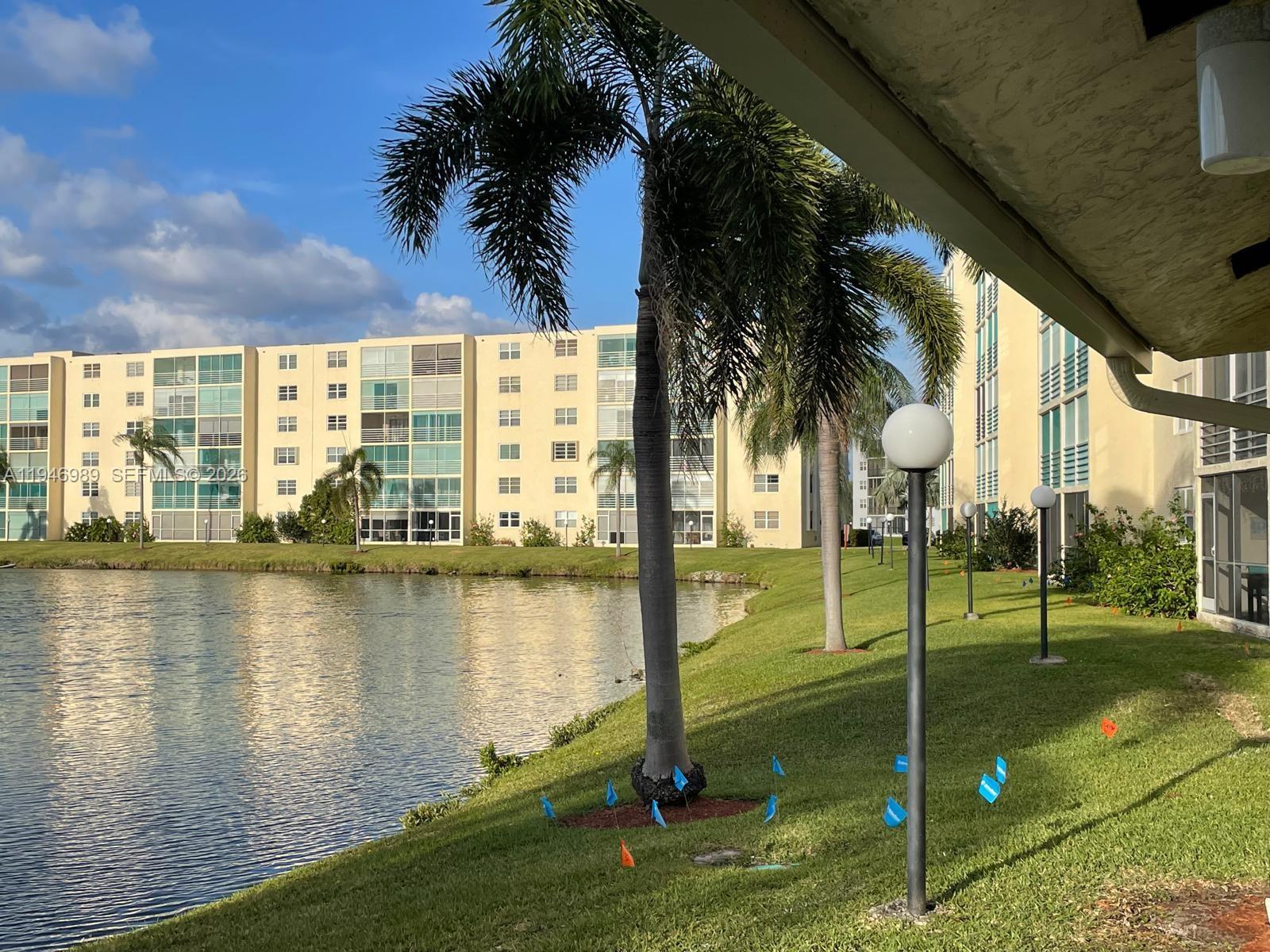 MEADOWBROOK LAKES VIEW CO - Residential