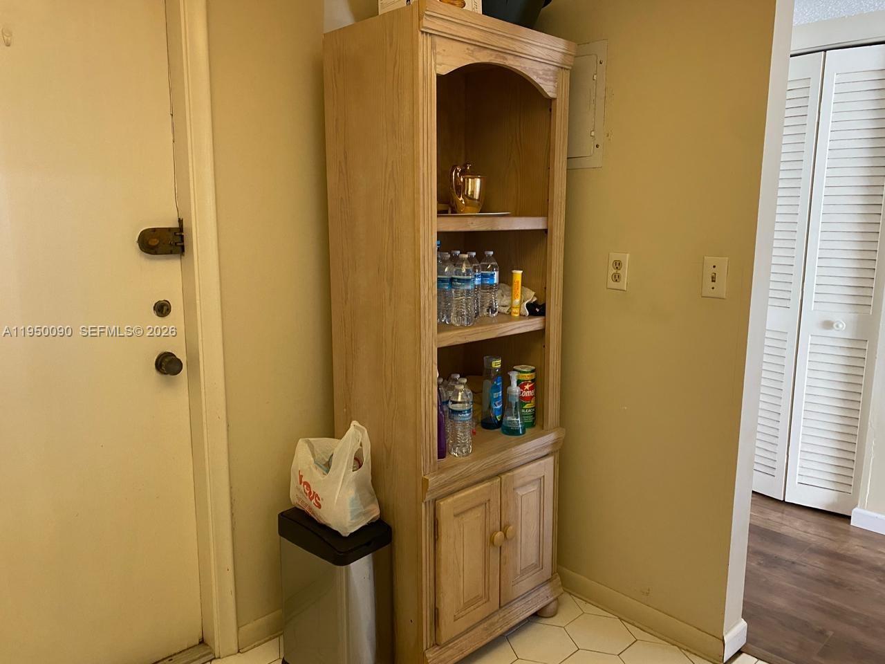 IMPERIAL TOWERS CONDO - Residential
