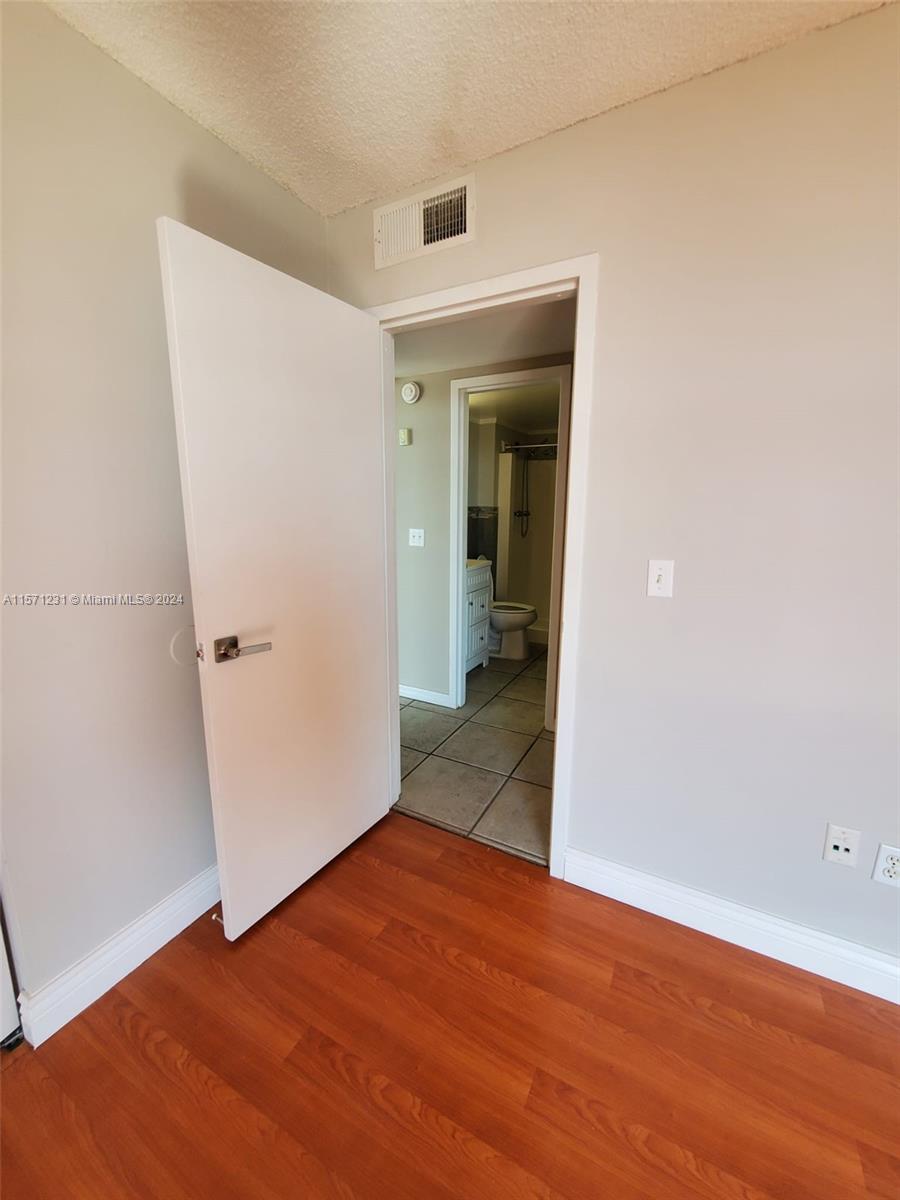 VECINO DEL MAR CONDO - Residential Lease