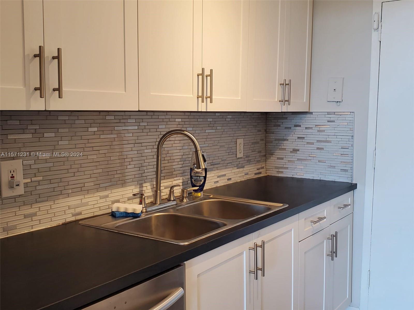VECINO DEL MAR CONDO - Residential Lease