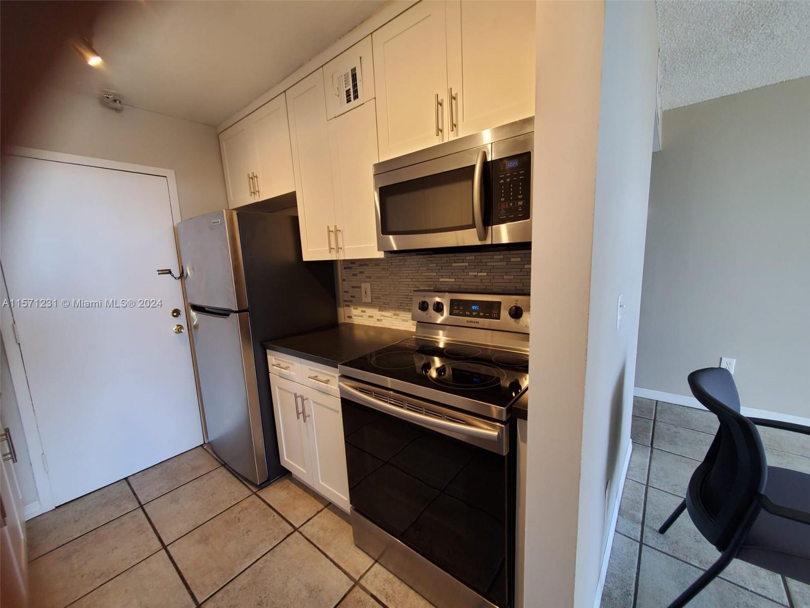 VECINO DEL MAR CONDO - Residential Lease