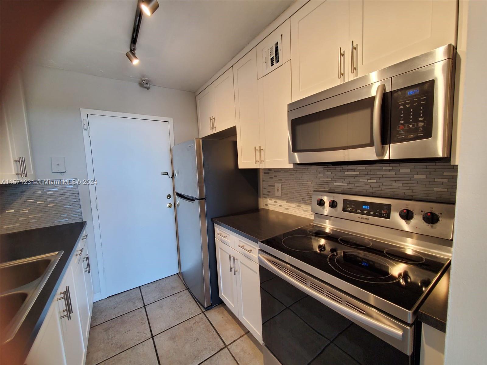 VECINO DEL MAR CONDO - Residential Lease