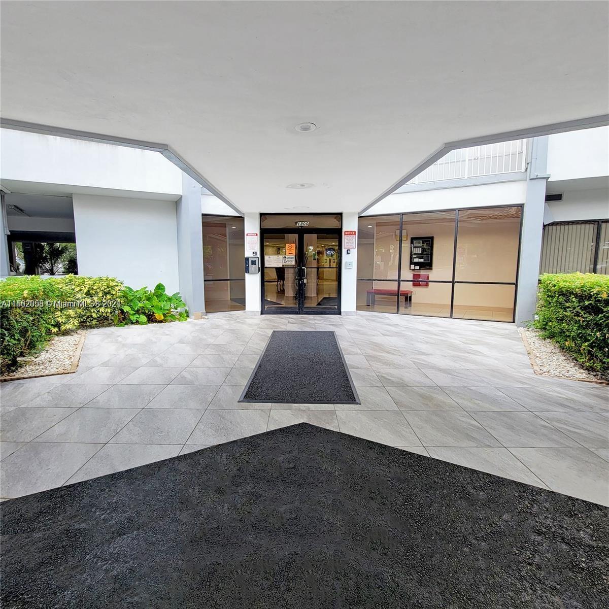 WILSHIRE CONDO - Residential Lease