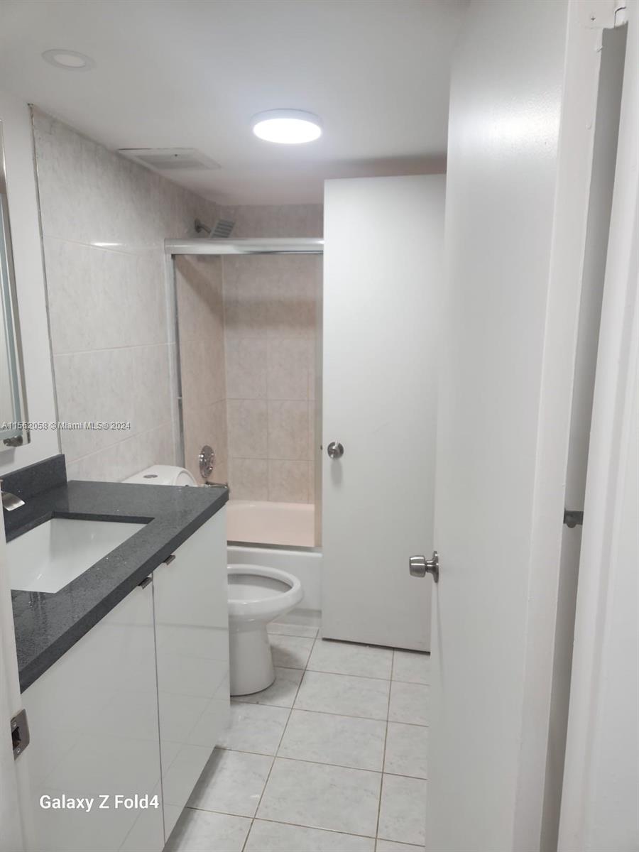 WILSHIRE CONDO - Residential Lease