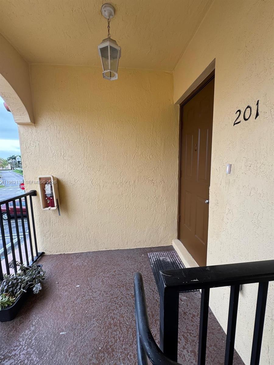 VILLAS AT CARMEL CONDO - Residential