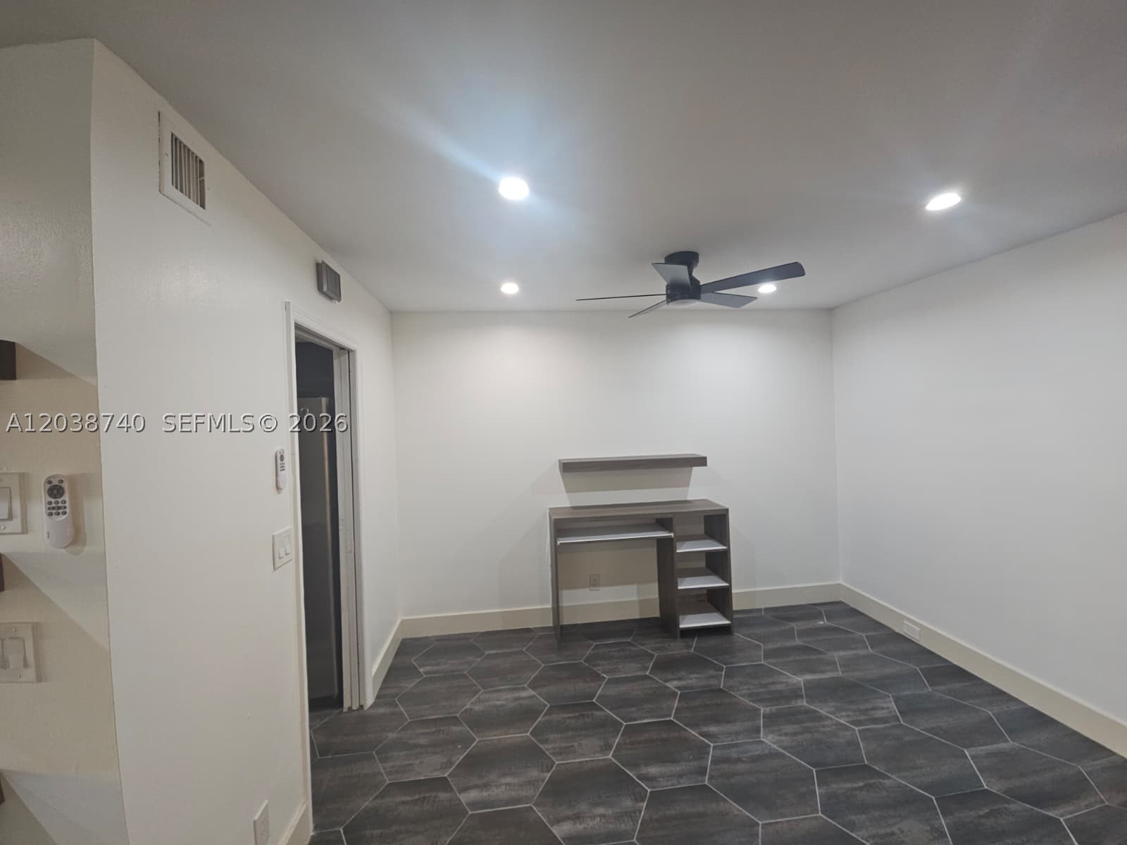 CYPRESS RUN TOWNHOMES - Residential Lease