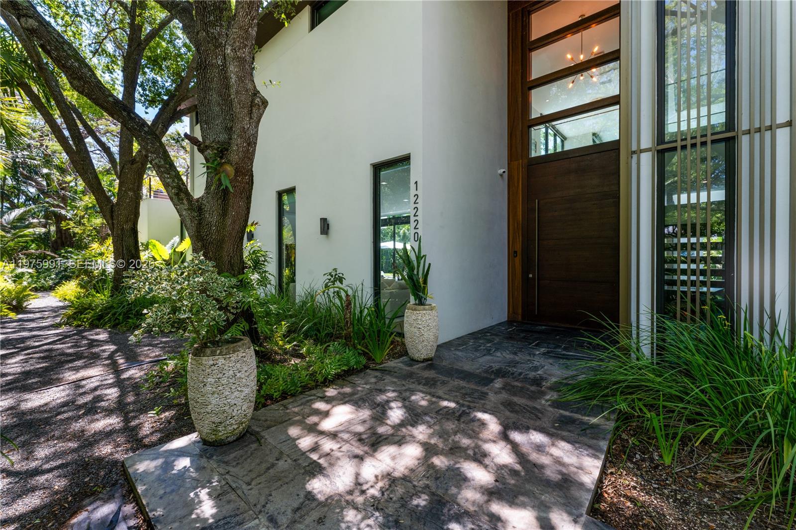 TOWN & RANCH ESTS - Residential