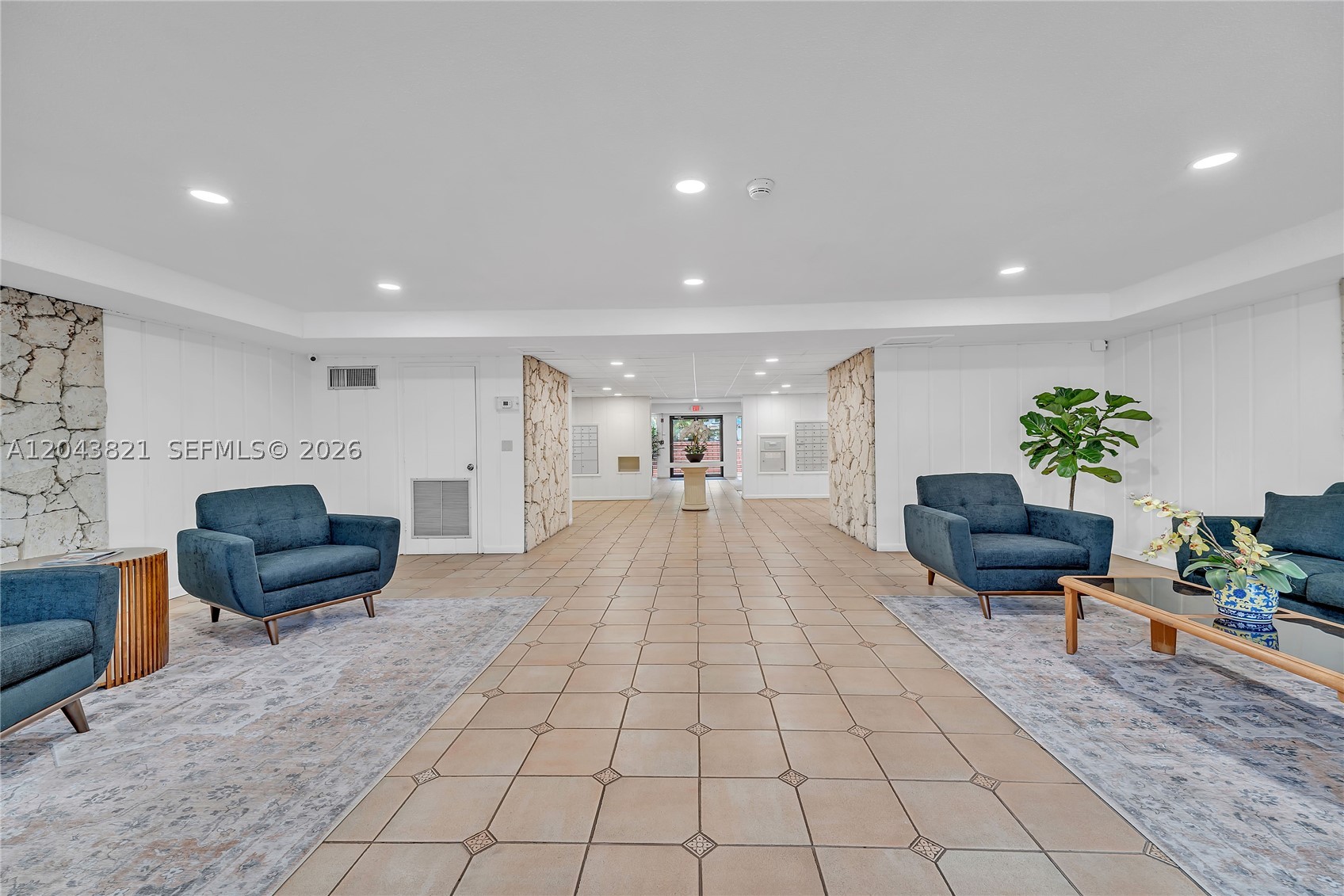 VILLA CAPRI CONDO - Residential