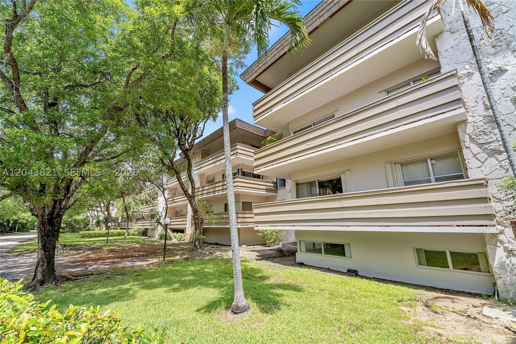 VILLA CAPRI CONDO - Residential