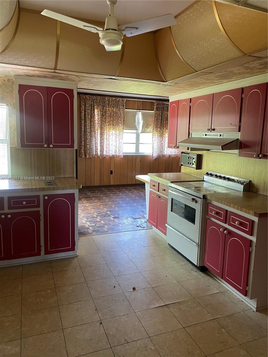 KENDALL SUNSET HOMES - Residential