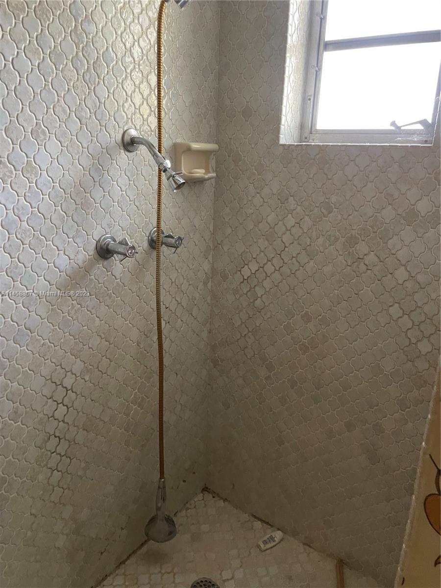 KENDALL SUNSET HOMES - Residential