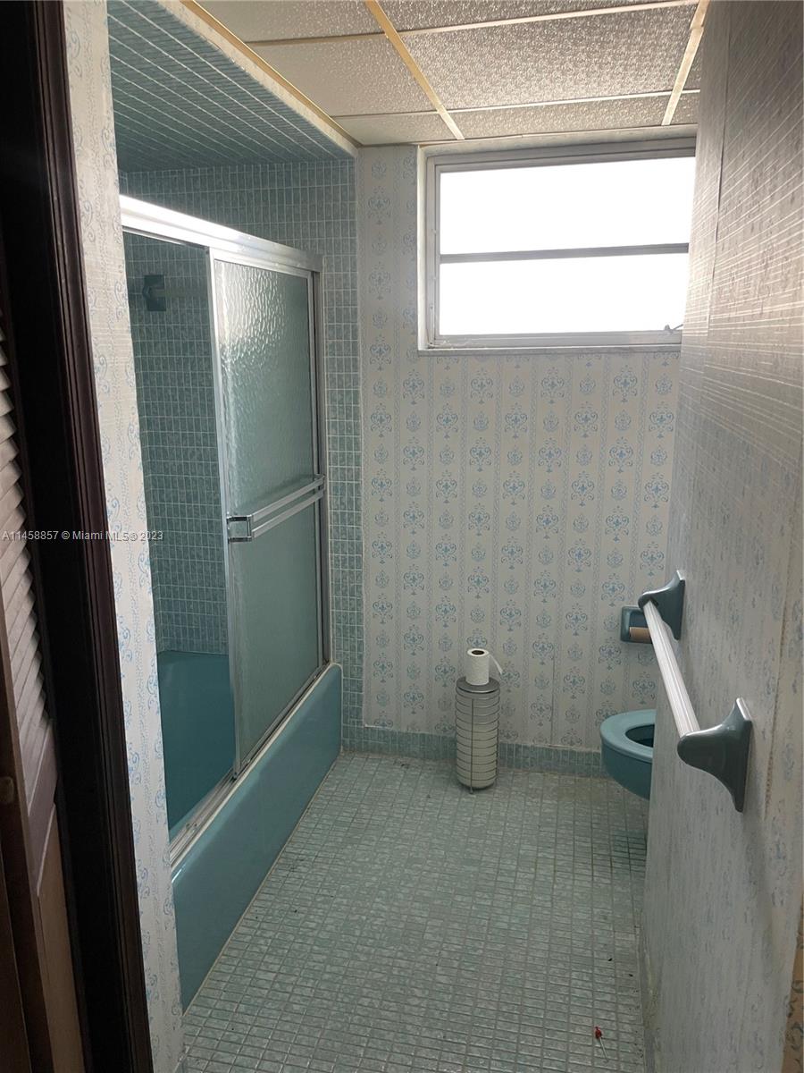 KENDALL SUNSET HOMES - Residential