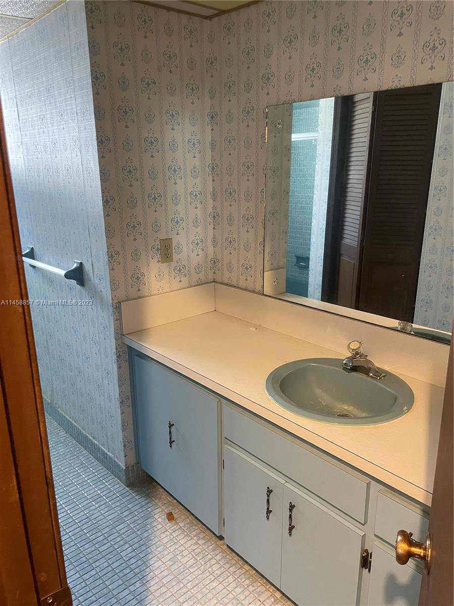 KENDALL SUNSET HOMES - Residential