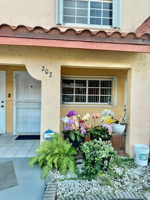Beautiful 2/2 in Hialeah. Two assigned parking spots. Completely upgraded condo unit. Washer and dryer in unit.This rental wont last. Easy to show