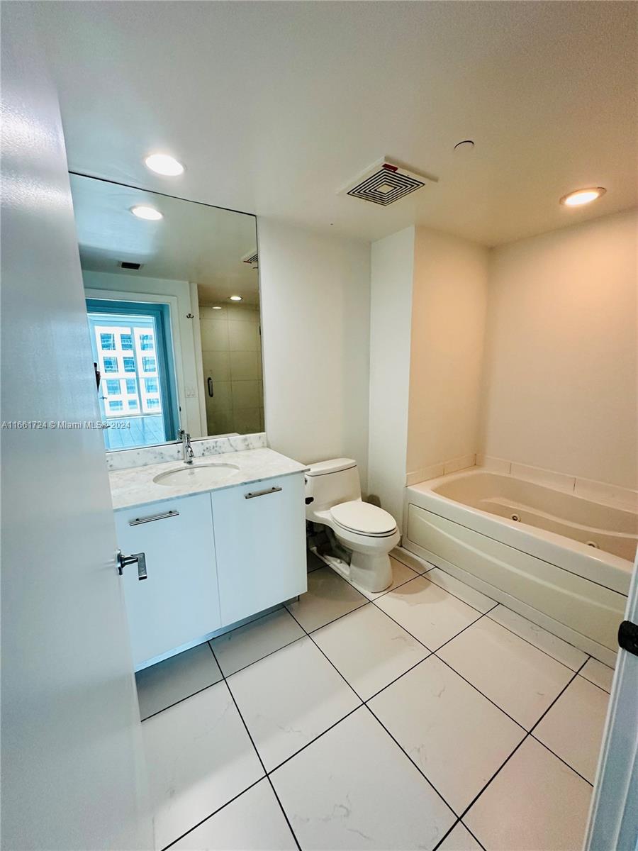 500 BRICKELL EAST CONDO - Residential Lease
