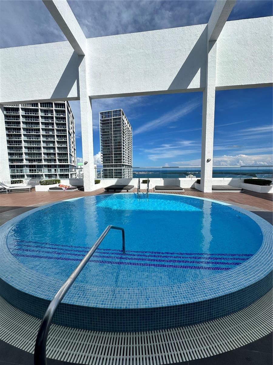 500 BRICKELL EAST CONDO - Residential Lease