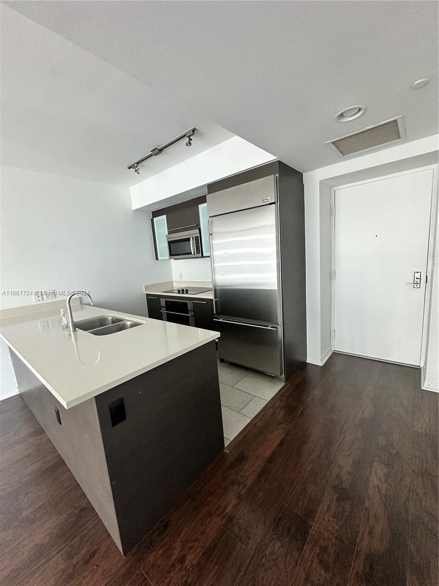 500 BRICKELL EAST CONDO - Residential Lease