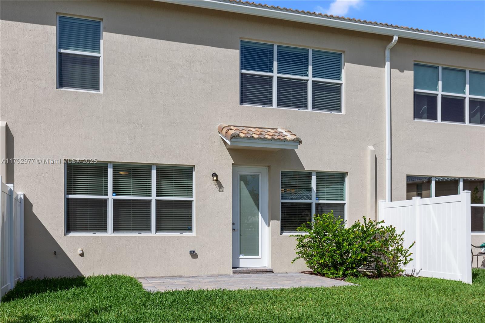 PARKVIEW AT HILLCREST - Residential Lease