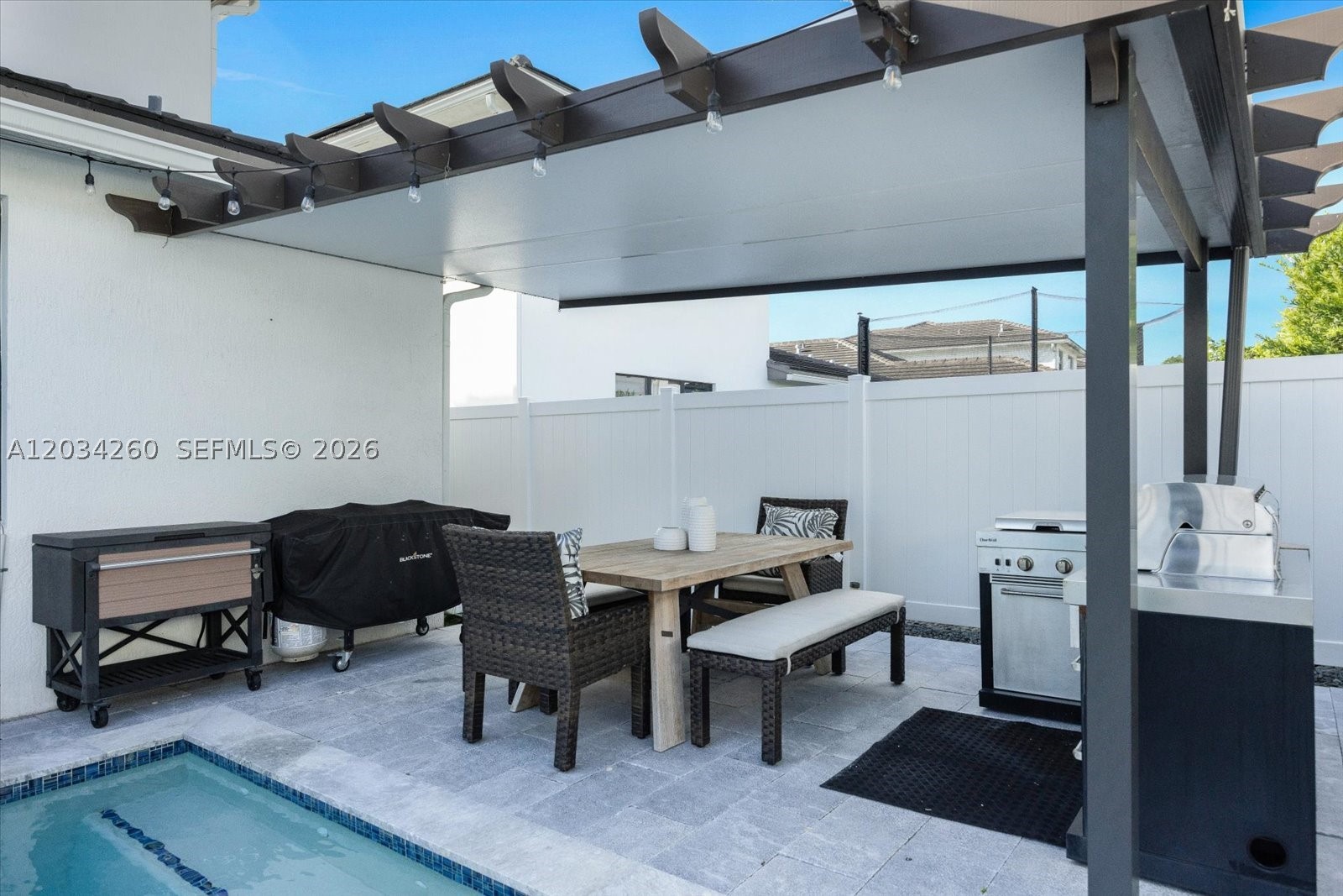 MC RESIDENTIAL - Residential