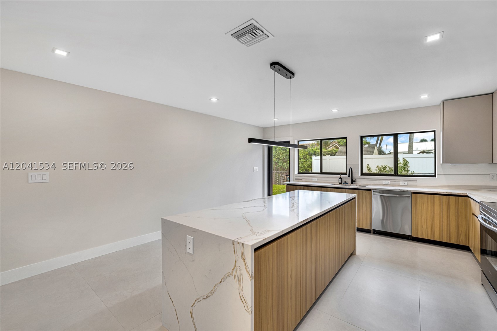 CORAL RIDGE ISLES - Residential