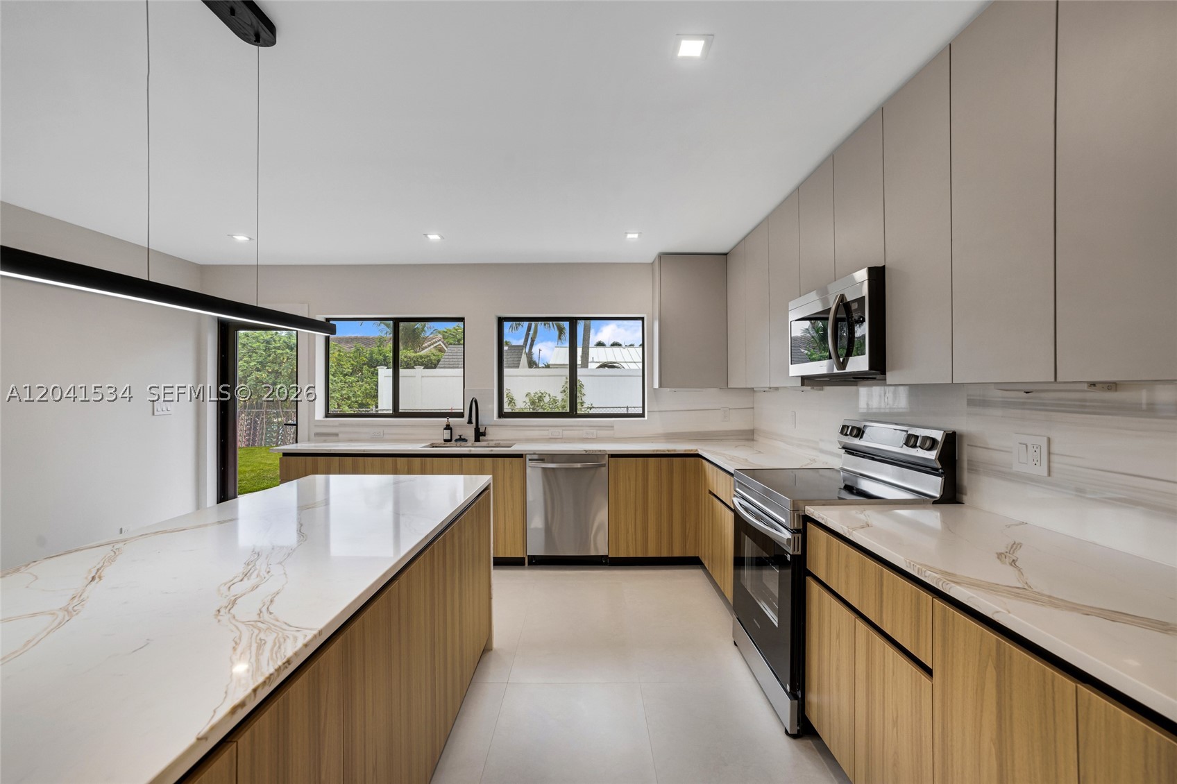 CORAL RIDGE ISLES - Residential