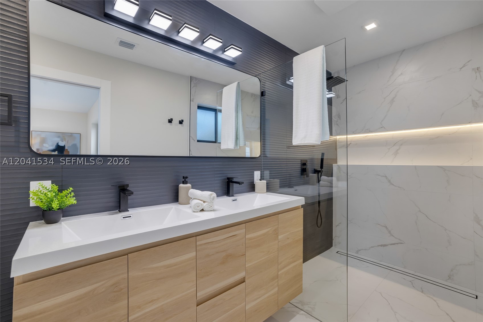 CORAL RIDGE ISLES - Residential