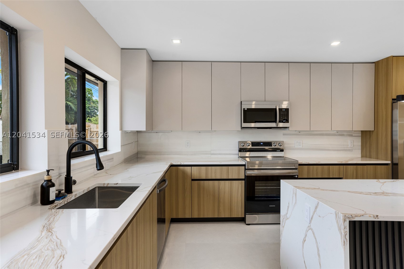 CORAL RIDGE ISLES - Residential