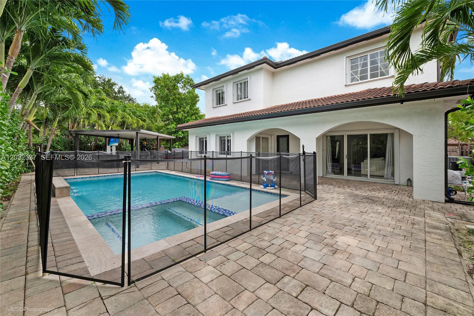 MIRENS PLACE - Residential