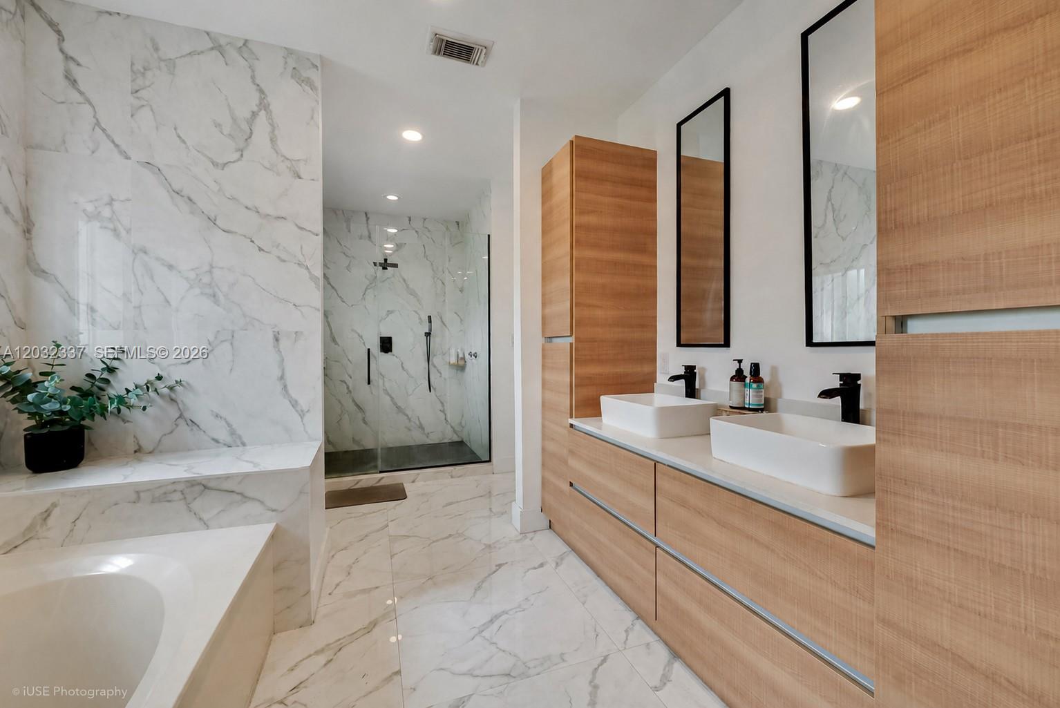 MIRENS PLACE - Residential