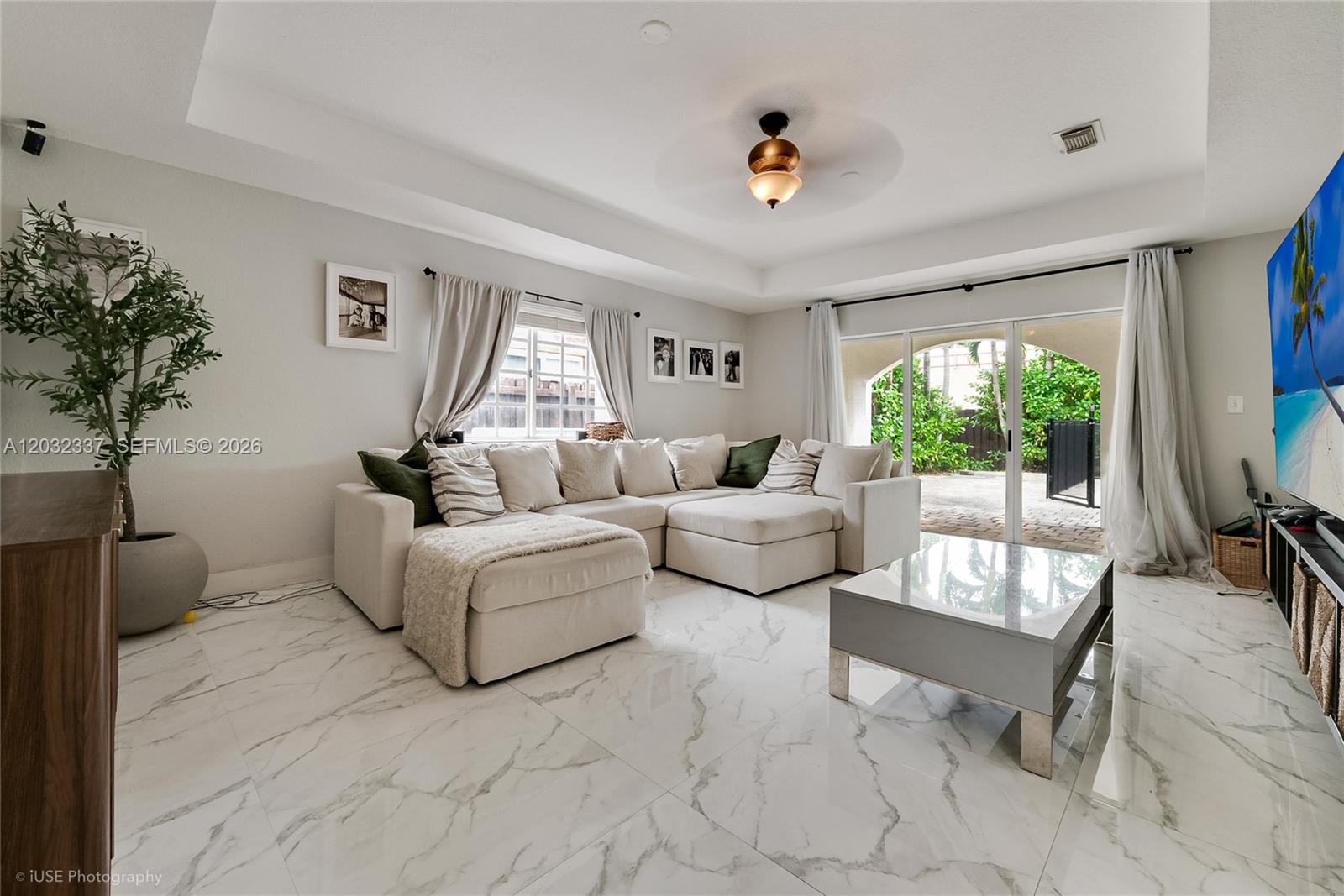 MIRENS PLACE - Residential