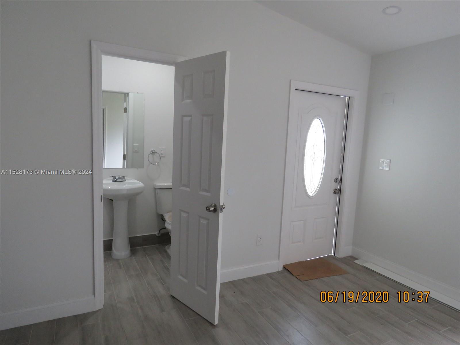 WESTWOOD LAKE 2ND ADDN - Residential Lease