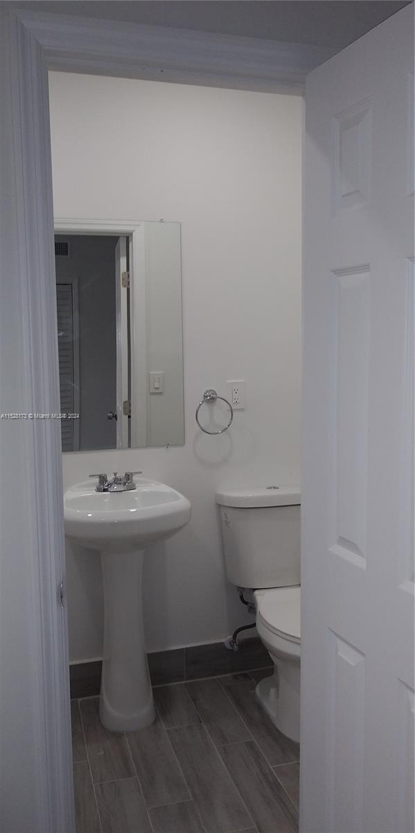 WESTWOOD LAKE 2ND ADDN - Residential Lease