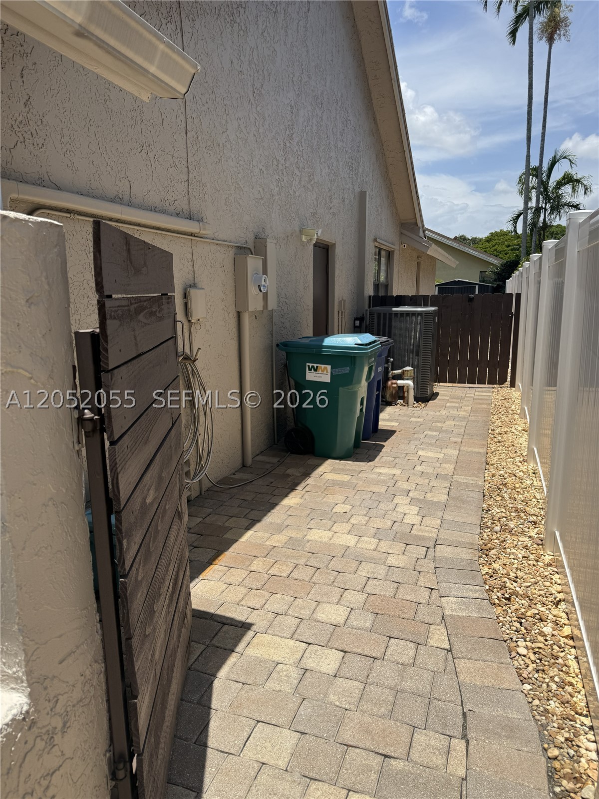 COUNTRY ADDRESS - Residential