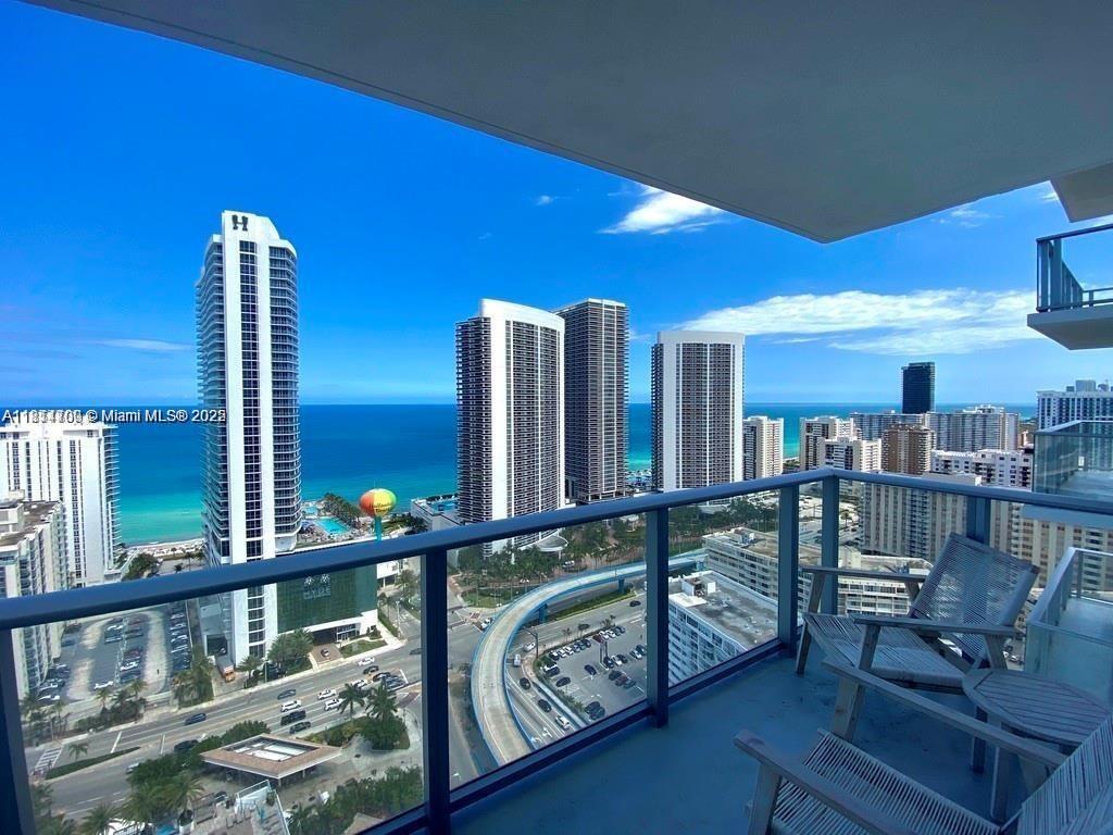 Hyde Beach House - Residential