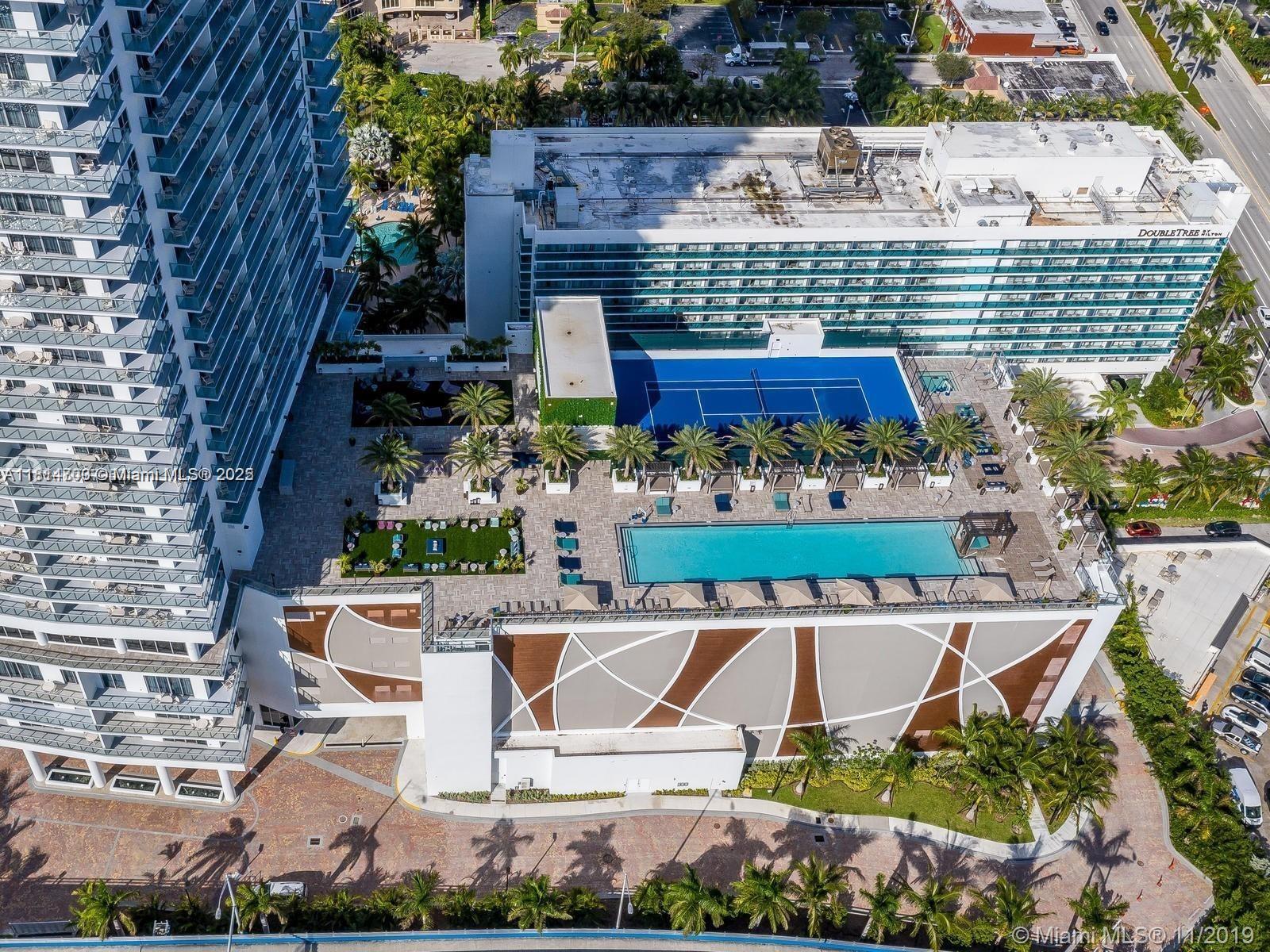 Hyde Beach House - Residential