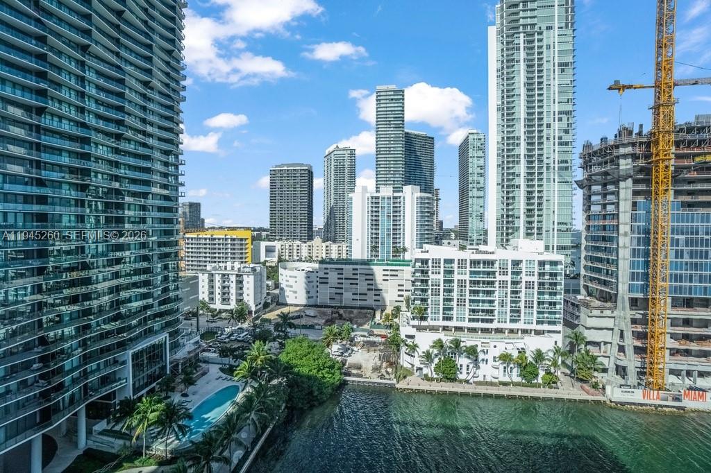 THE CRIMSON CONDO - Residential