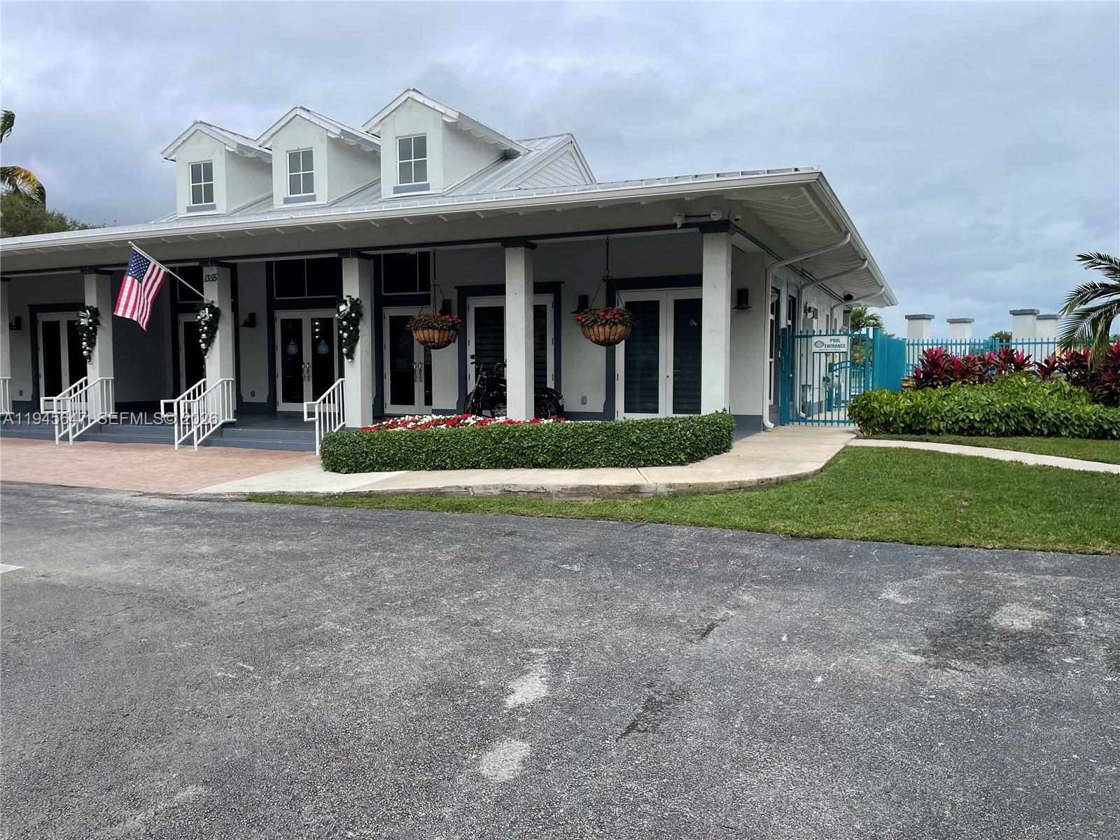PORTOFINO OAKS - Residential