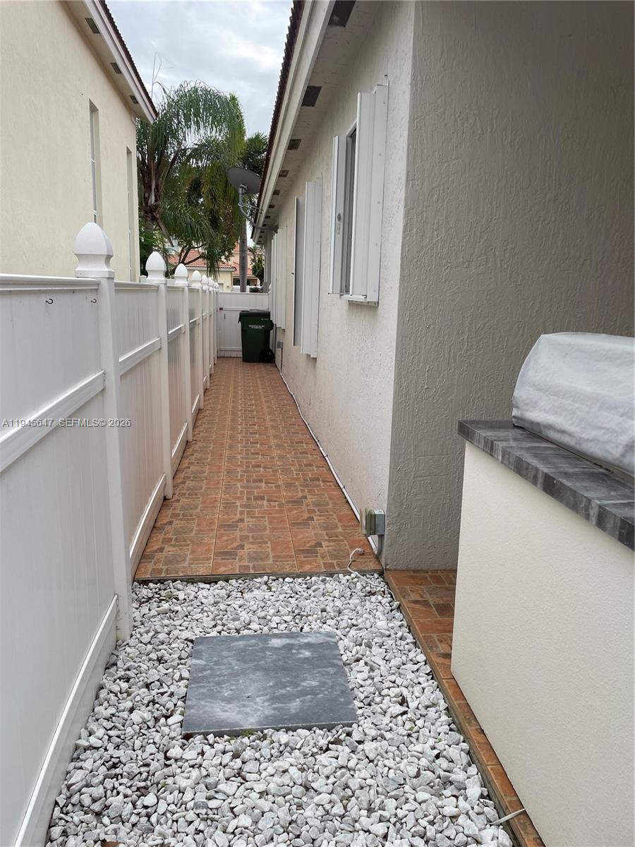 PORTOFINO OAKS - Residential