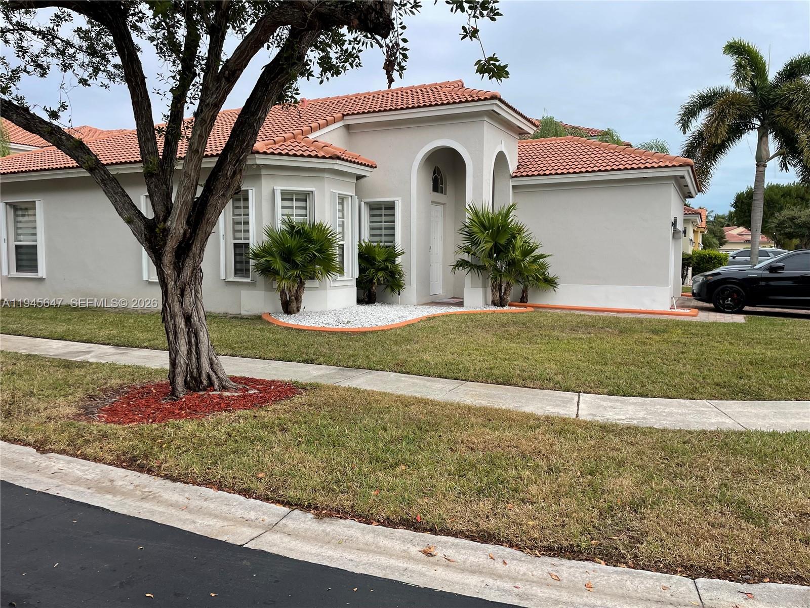PORTOFINO OAKS - Residential